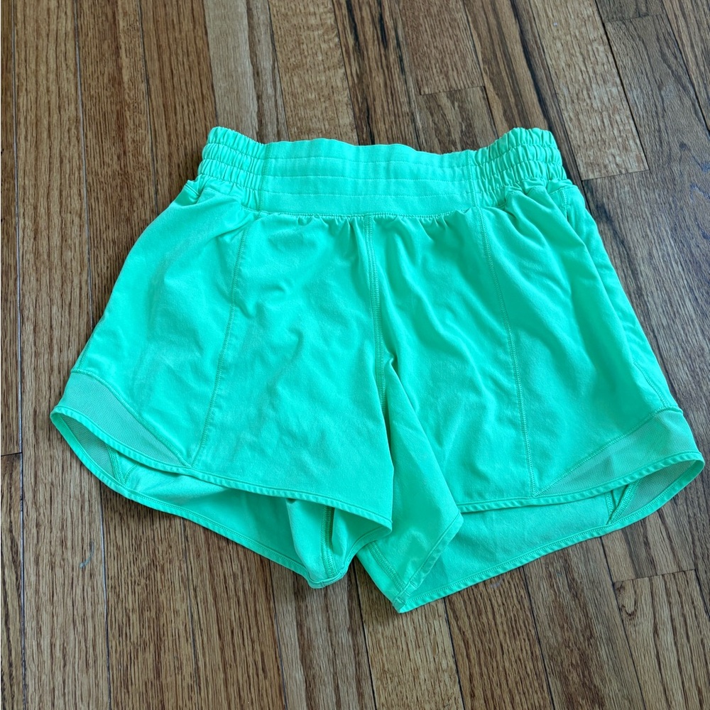 Lululemon Athletica Green Athletic Shorts Lightweight Stretchy Fit
